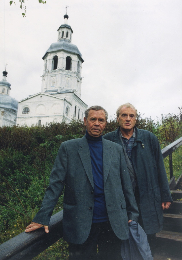 В. Г. Распутин и А. А. Корольков. Тобольск, Абалакский Знаменский монастырь. 2002